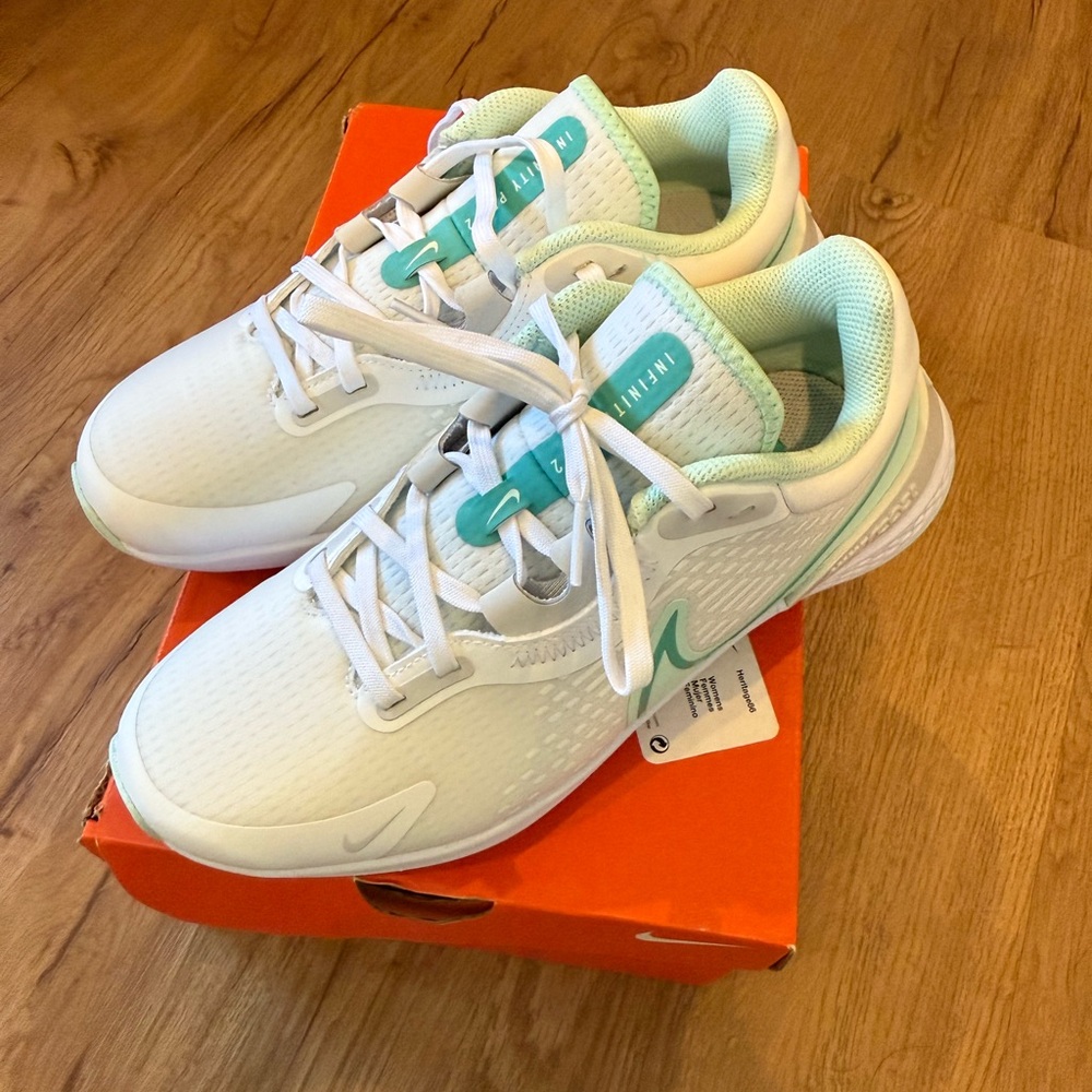 Nike infinity Pro 2 Shoes - White and Mint